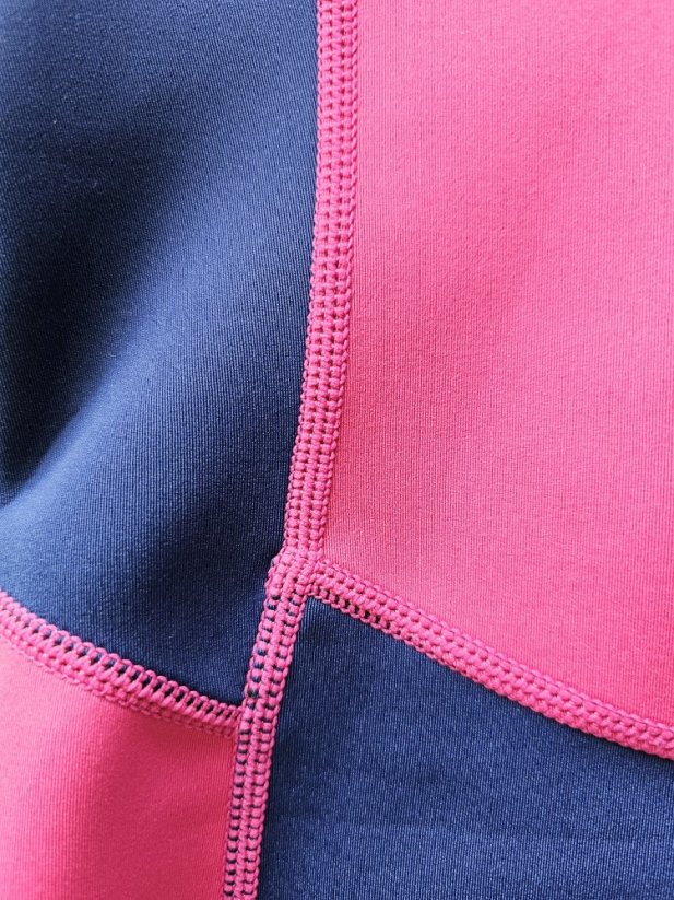 Ladies wetsuit BejkRoll Pink Lagoon - detail - precise stitching of neoprene panels with the Flatlock 900D system