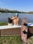 Šorty BejkRoll - oranžovo/světle modré - párový design - sedící na překážce ve wakeparku