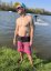 Šorty BejkRoll - malinová barva - unisex - předek s wakeboardistou v pozadí - vel 34