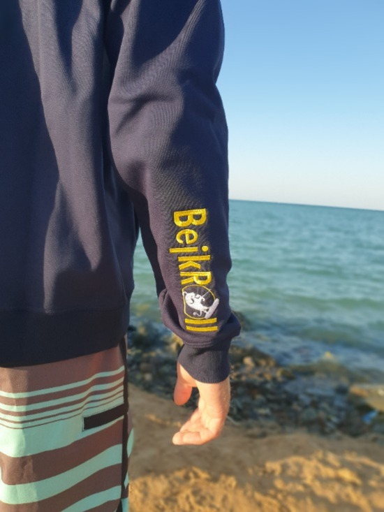 BEJK VELVET - Velvet sweatshirt with hood BejkRoll - navy blue - detail embroidered logo sleeve