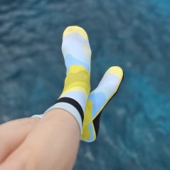 BejkRoll - neoprene socks - yellow blue - on the boat3