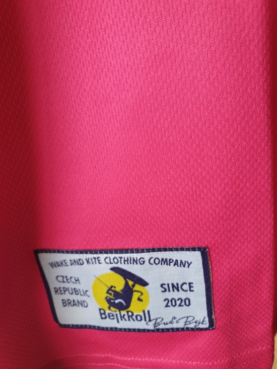 Sportovní funkční dres pro kiteboarding BejkRoll růžovo žlutý - personalizovaný - tkaná nášivka