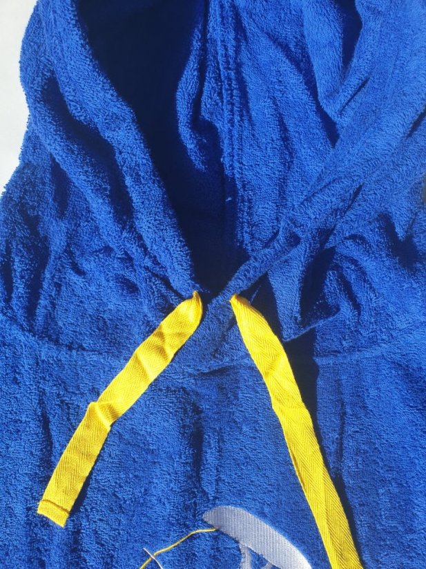 Surf Poncho royal blue V folding hoodie - detail