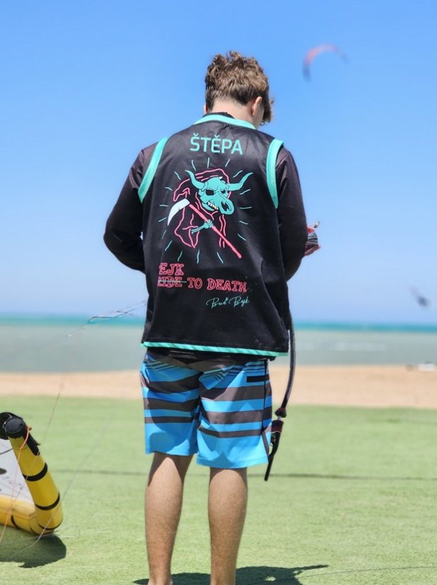 Camiseta de kitesurf BejkRoll negro verde/logotipo GUADAÑA (con orificio para gancho de trapecio) - con su propio texto - Color: negro/verde, Talla: S
