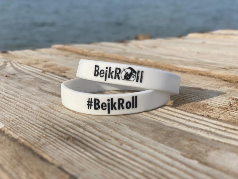 Silikonový náramek BejkRoll - bílý