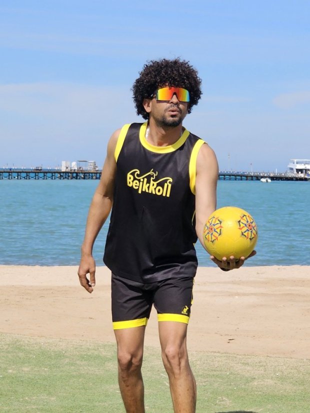 Camiseta deportiva BejkRoll negra amarilla/logotipo excéntrico - con texto propio - Color: negro/amarillo, Talla: S