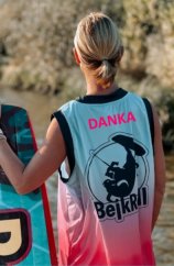 Sportovní funkční dres pro kiteboarding BejkRoll růžovo modrý - personalizovaný - zadek na mole