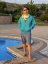 BEJK VELVET - Velvet sweatshirt with hood BejkRoll - extended - petroleum - boy standing by the pool - size L