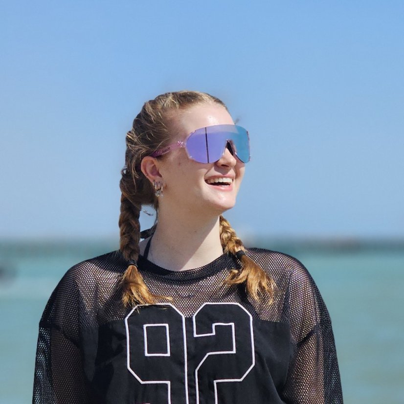 Sunglasses BejkRoll Champion REVO + EVA Box - rimless transparent light purple - purple mirror - girl by the sea