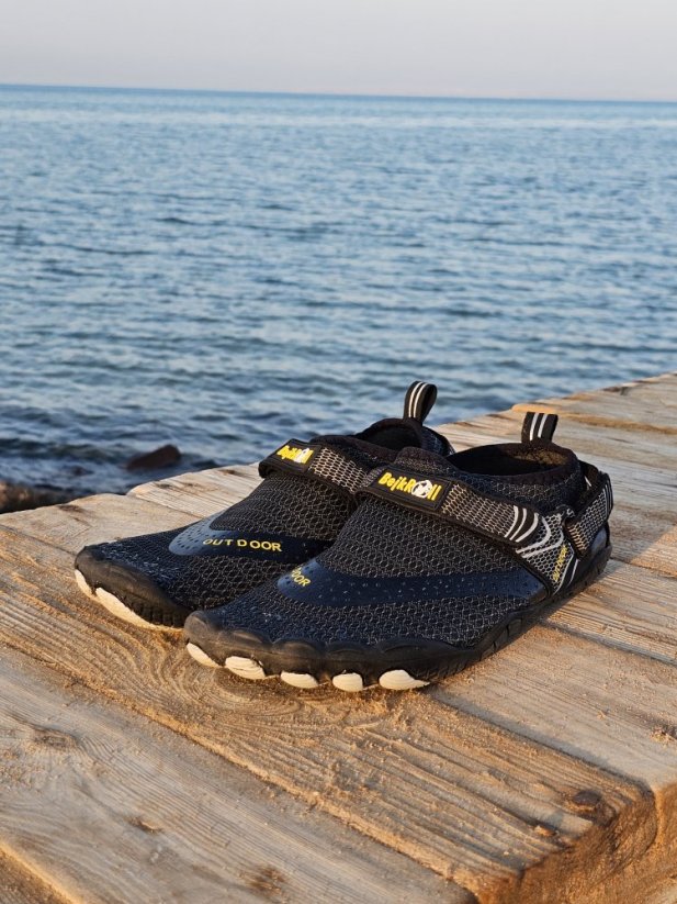 Water shoes BejkRoll - quick drying - black - front