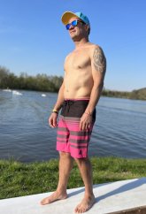 Shorts - Himbeerrot/Schwarz