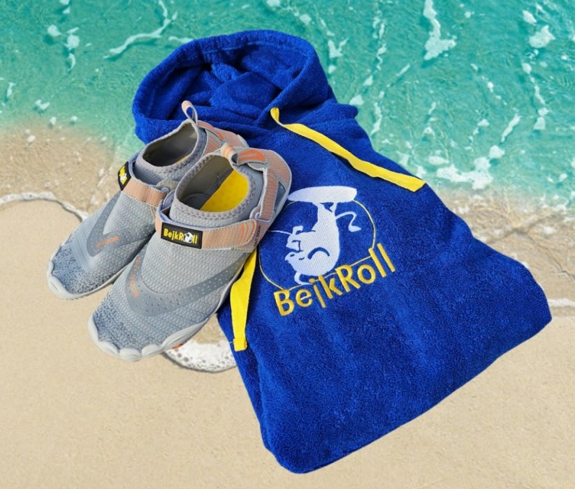 Surf Poncho BejkRoll royal blue on beach and water shoes - grey