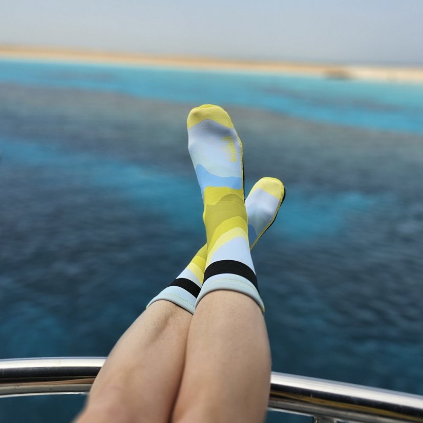 BejkRoll - neoprene socks - yellow blue - on the boat2