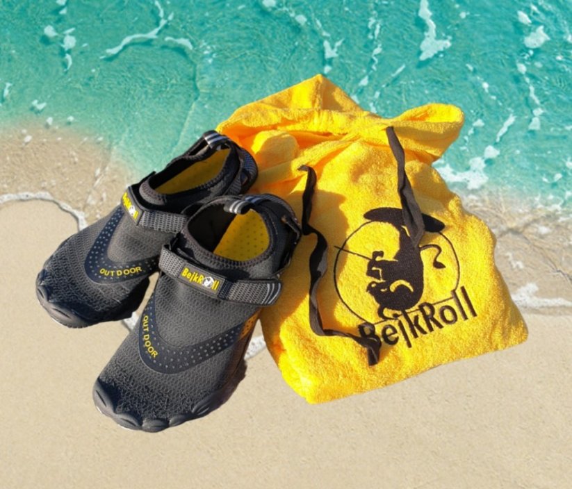 Surf Pončo BejkRoll žluté a boty do vody - černé