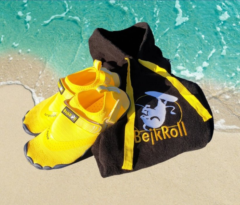 Surf Pončo BejkRoll černá a boty do vody - žluté