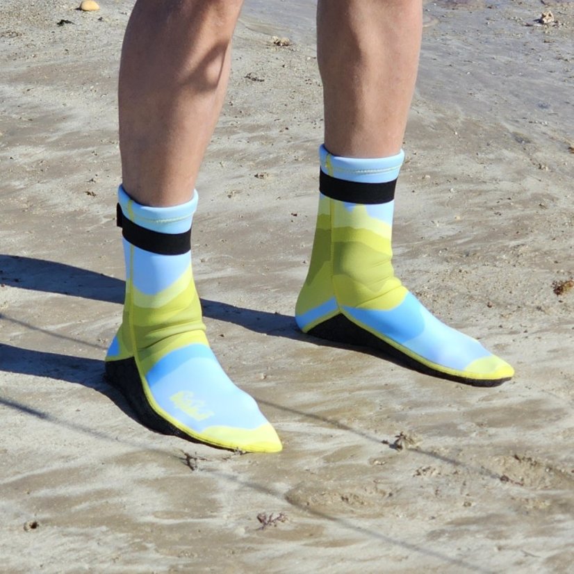 BejkRoll - neoprene socks - yellow blue - on the beach2
