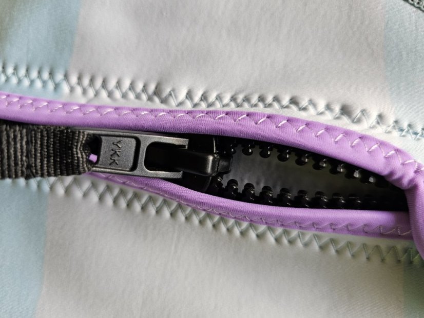 Ladies wetsuit BejkRoll Pastel Rainbow - detail - YKK top quality zipper