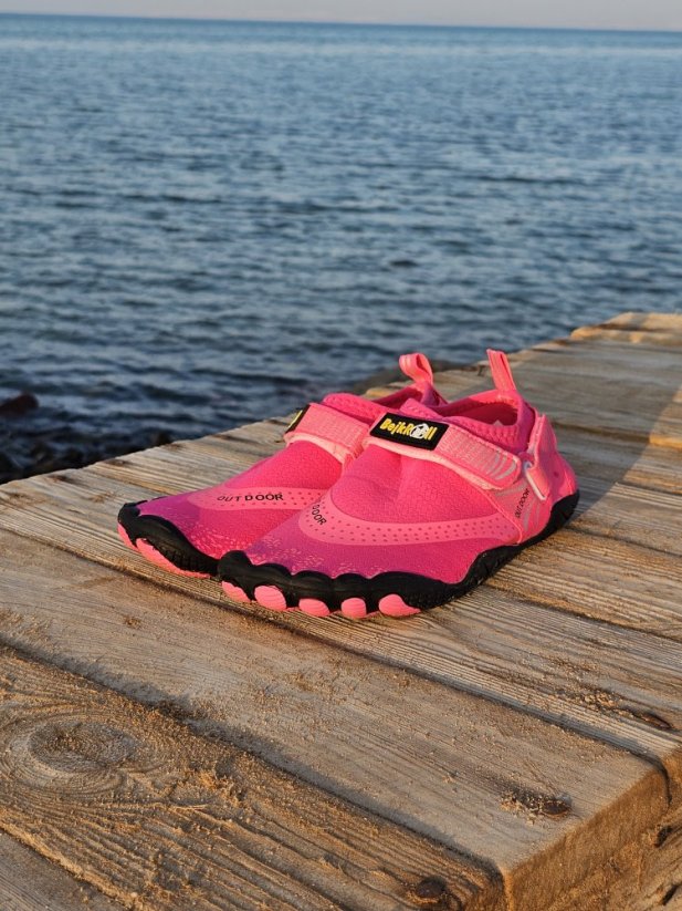 Water shoes BejkRoll - quick drying - pink - front