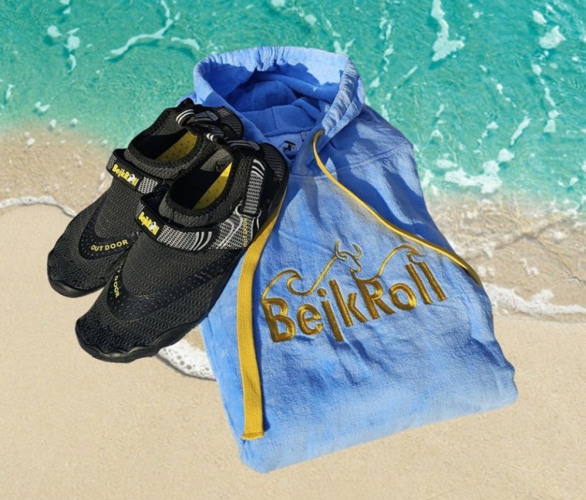Surf Pončo BejkRoll nebeské modré a boty do vody - černé
